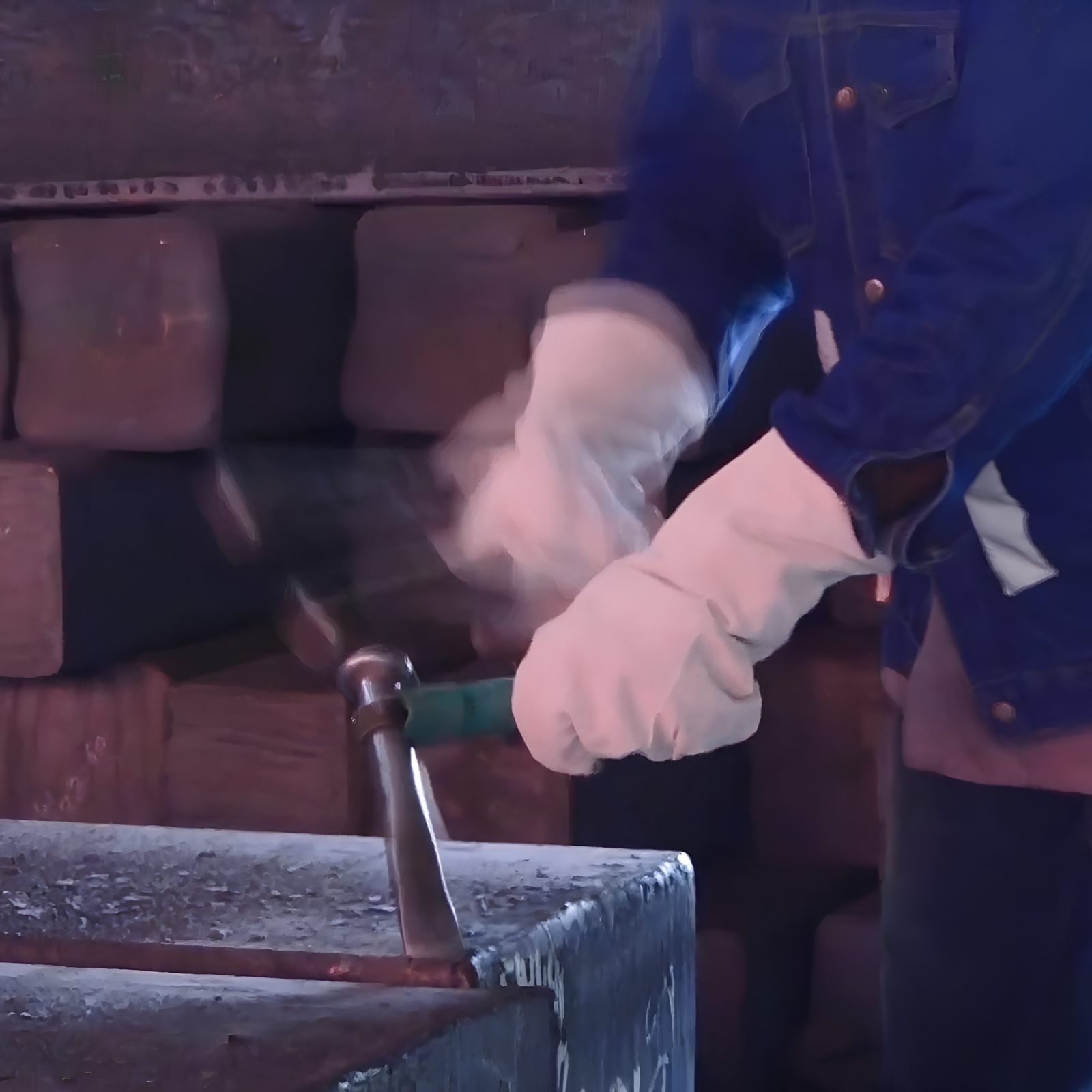 PSC hands-off tool used to separate a holding hand from an impact task